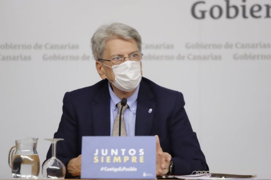 El portavoz del Gobierno de Canarias, Julio Pérez, en rueda de prensa. / Imagen de archivo
