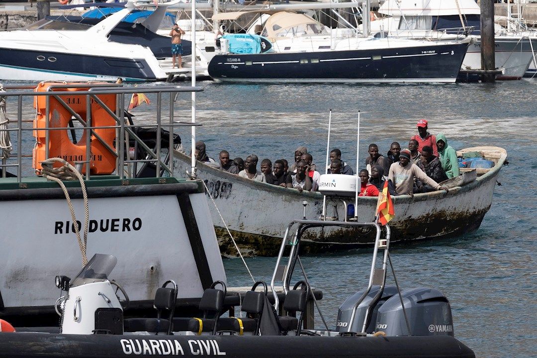 cayuco tenerife inmigracion