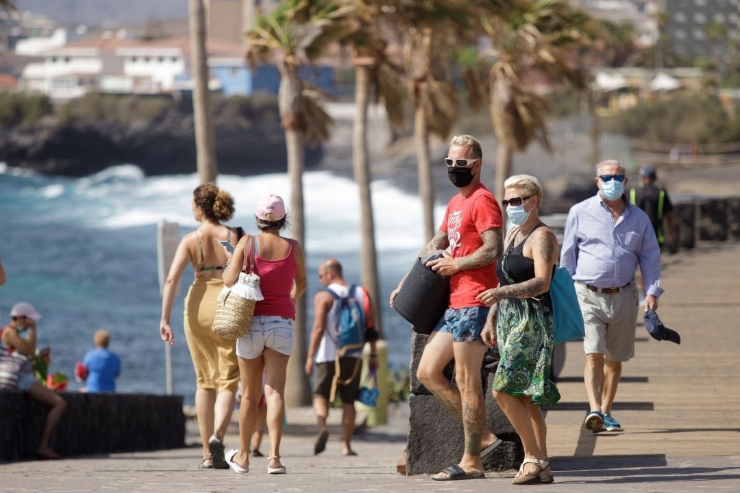 Turistas en el sur de Tenerife./