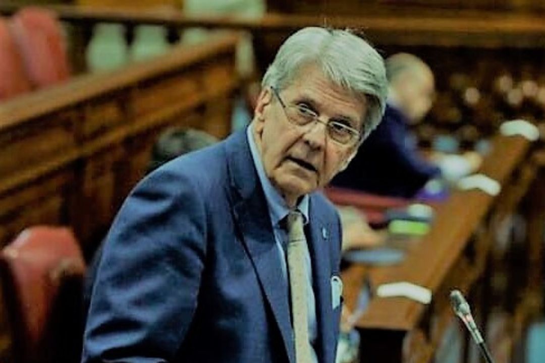 Julio Pérez, portavoz del Gobierno de Canarias, en rueda de prensa./ ACFIPRESS/Estefanía Briganty