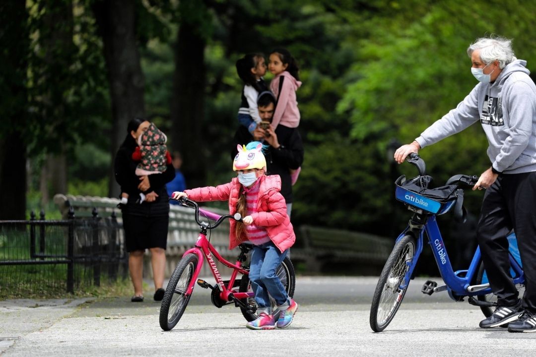 niños covid mascarilla calle efe