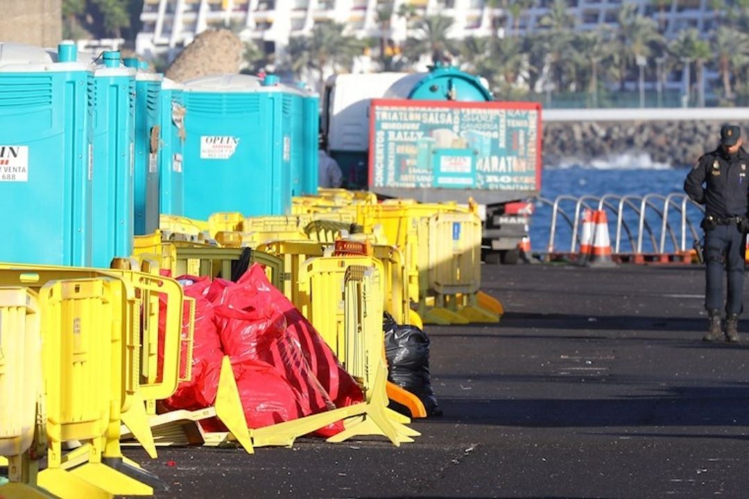 muelle de arguineguin limpio