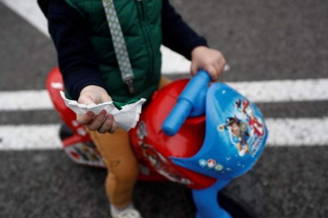 niños covid mascarilla