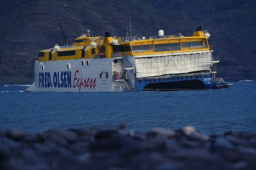fred olsen ferry encallado