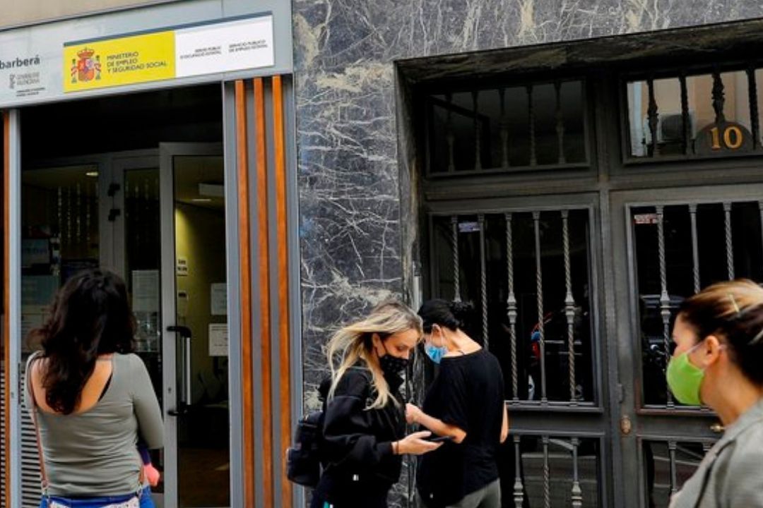 Los colectivos desfavorecidos remontan el empleo en Canarias