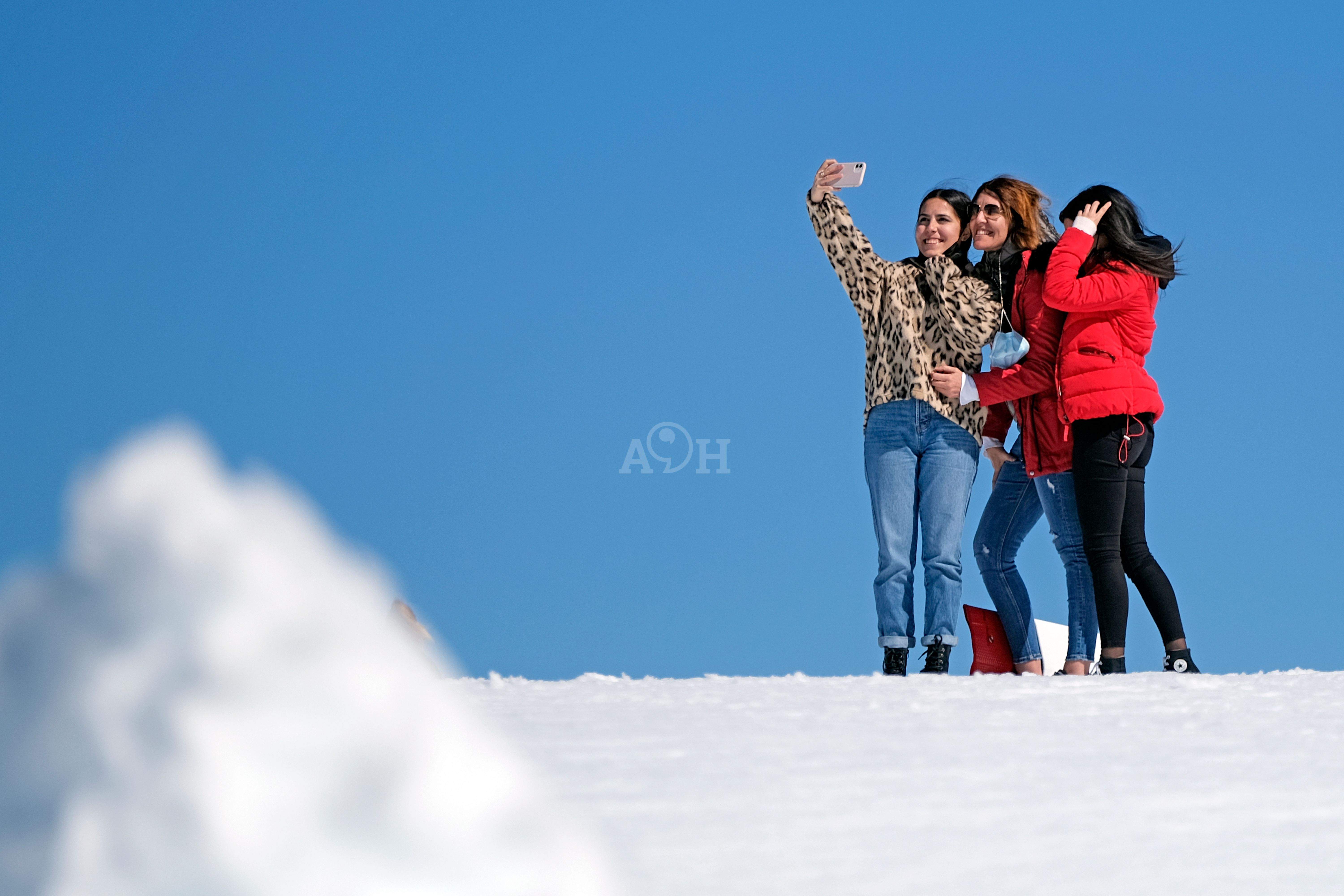 CHICAS FOTO SELFIE TEIDE