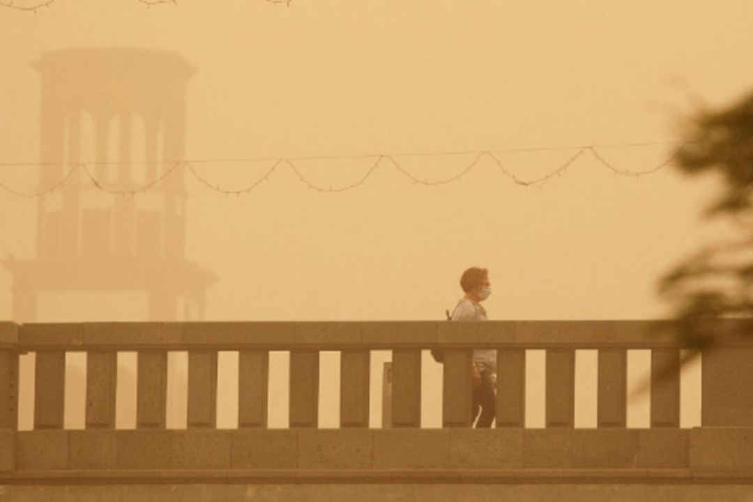 Episodio de calima en Santa Cruz de Tenerife, Canarias. / Archivo