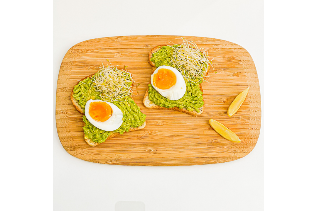 tostadas de aguacate y huevo