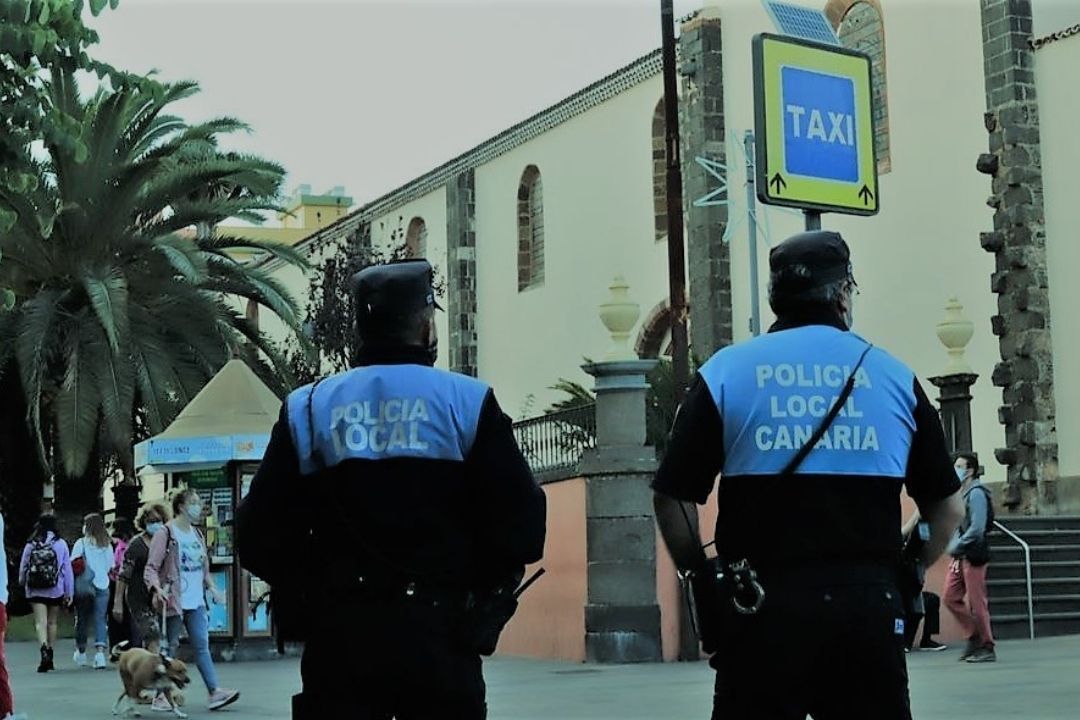 Policía Local en La Laguna. / Archivo