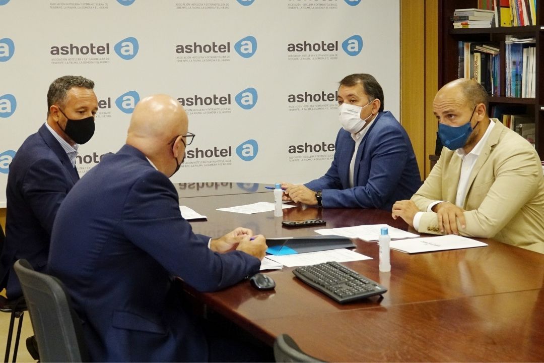 reunion ashotel santa cruz