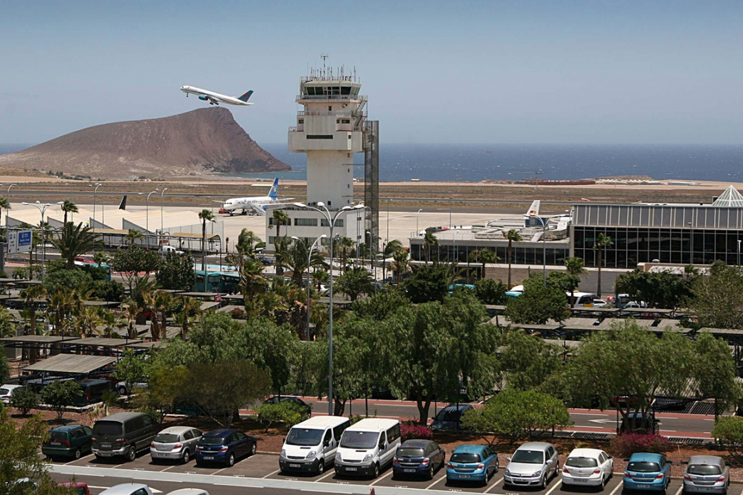 Aeropuerto de Tenerife Sur. / Archivo EFE