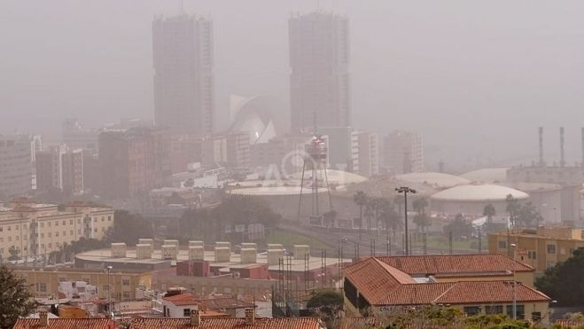 Imagen de calima en Santa Cruz de Tenerife. / Archivo AH 