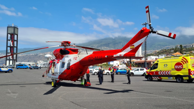 Helicóptero del GES evacuando a un accidentado por ahogamiento. / Archivo