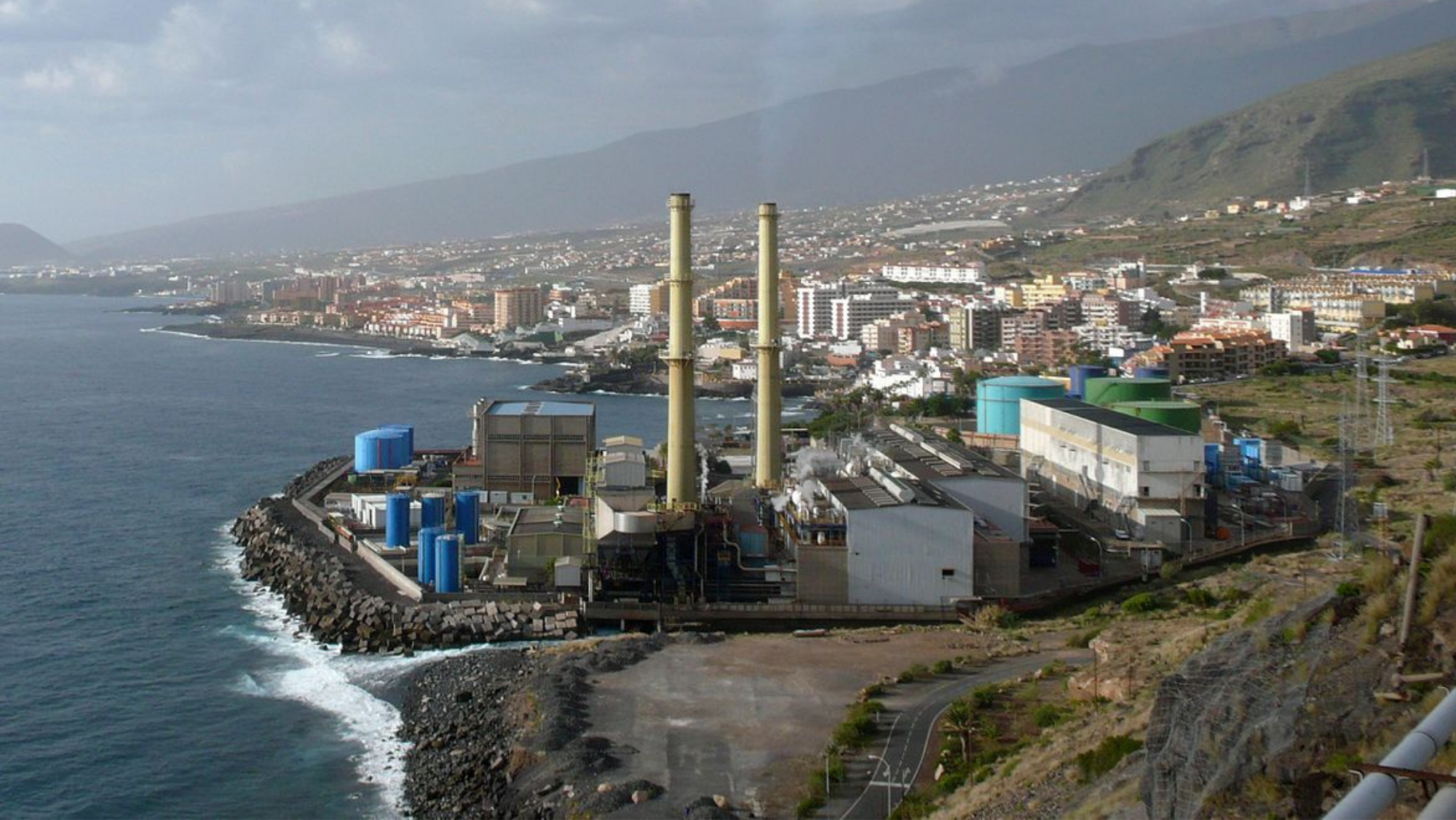 Central térmica de Las Caletillas, en Tenerife./ Wikipedia.