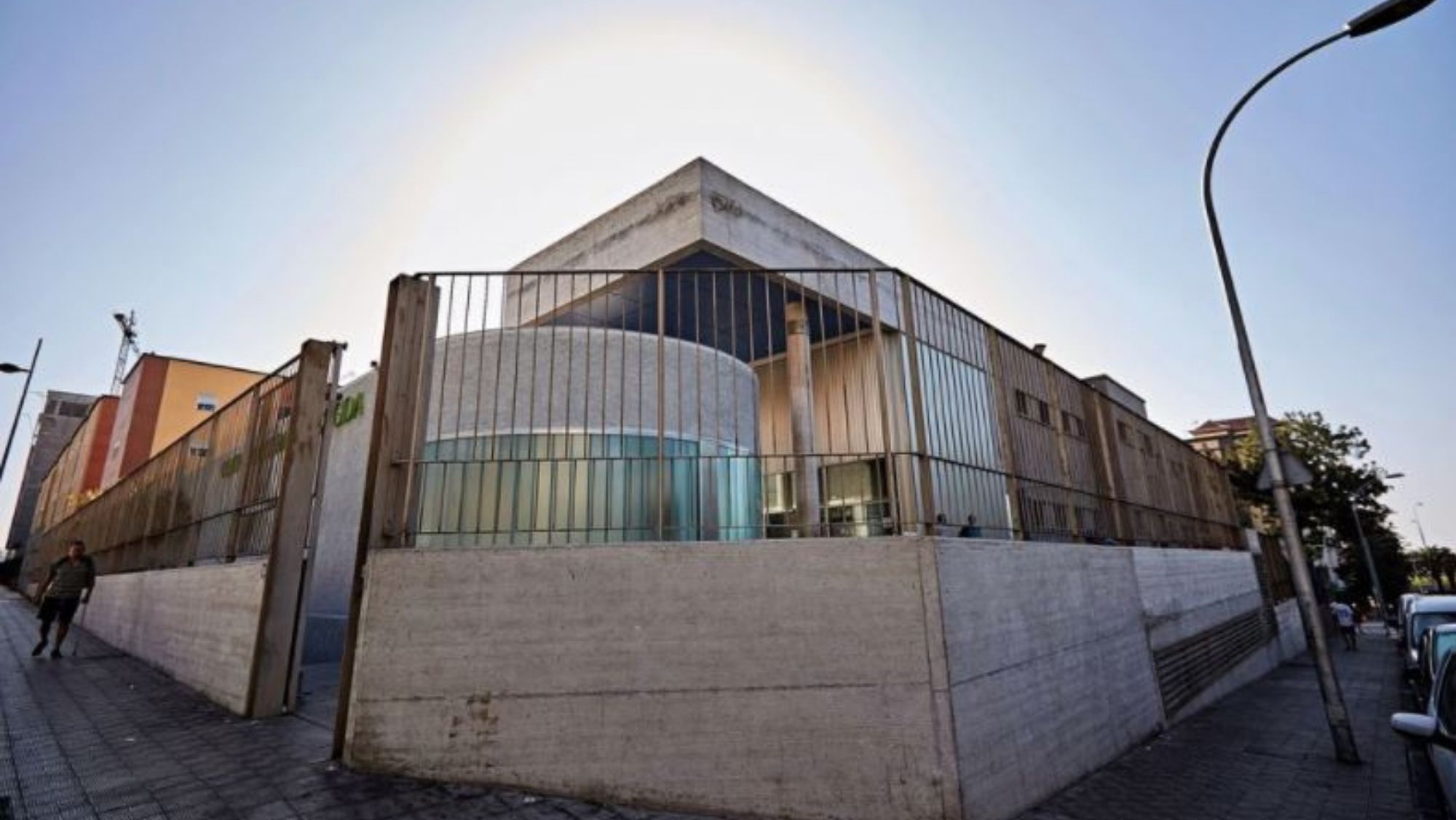 Centro Municipal de Acogida de Tenerife. / AYUNTAMIENTO DE SANTA CRUZ DE TENERIFE Centro Municipal de Acogida de Tenerife. / AYUNTAMIENTO DE SANTA CRUZ DE TENERIFE