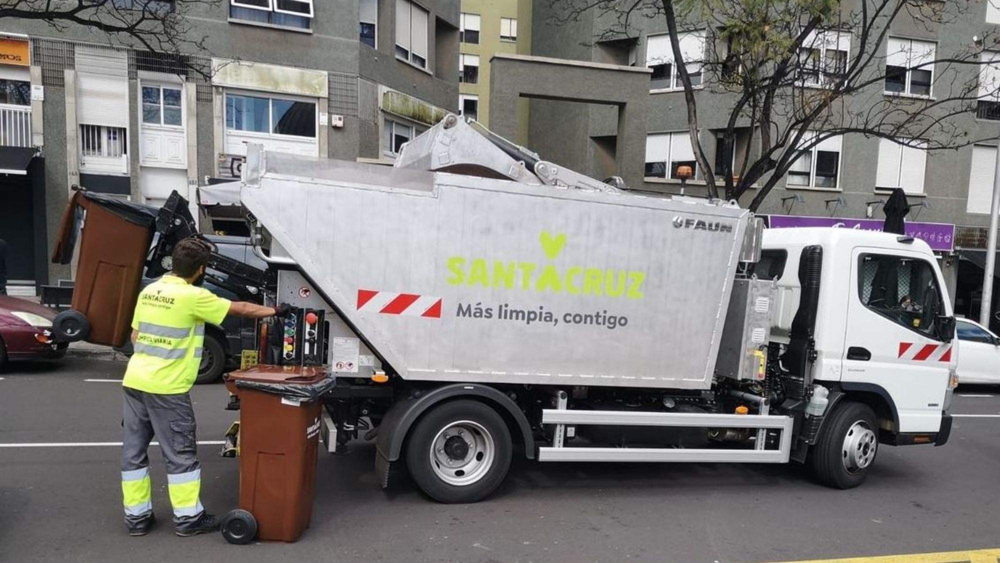 Servicio de limpieza de Santa Cruz. / Archivo