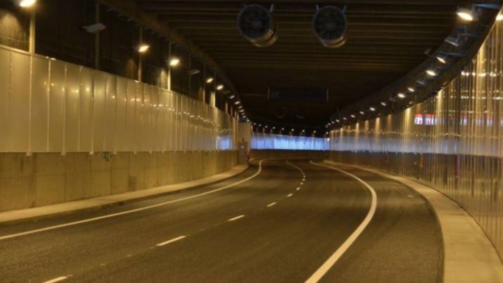 Imagen del túnel de la Vía Litoral de Santa Cruz vacío. / Archivo