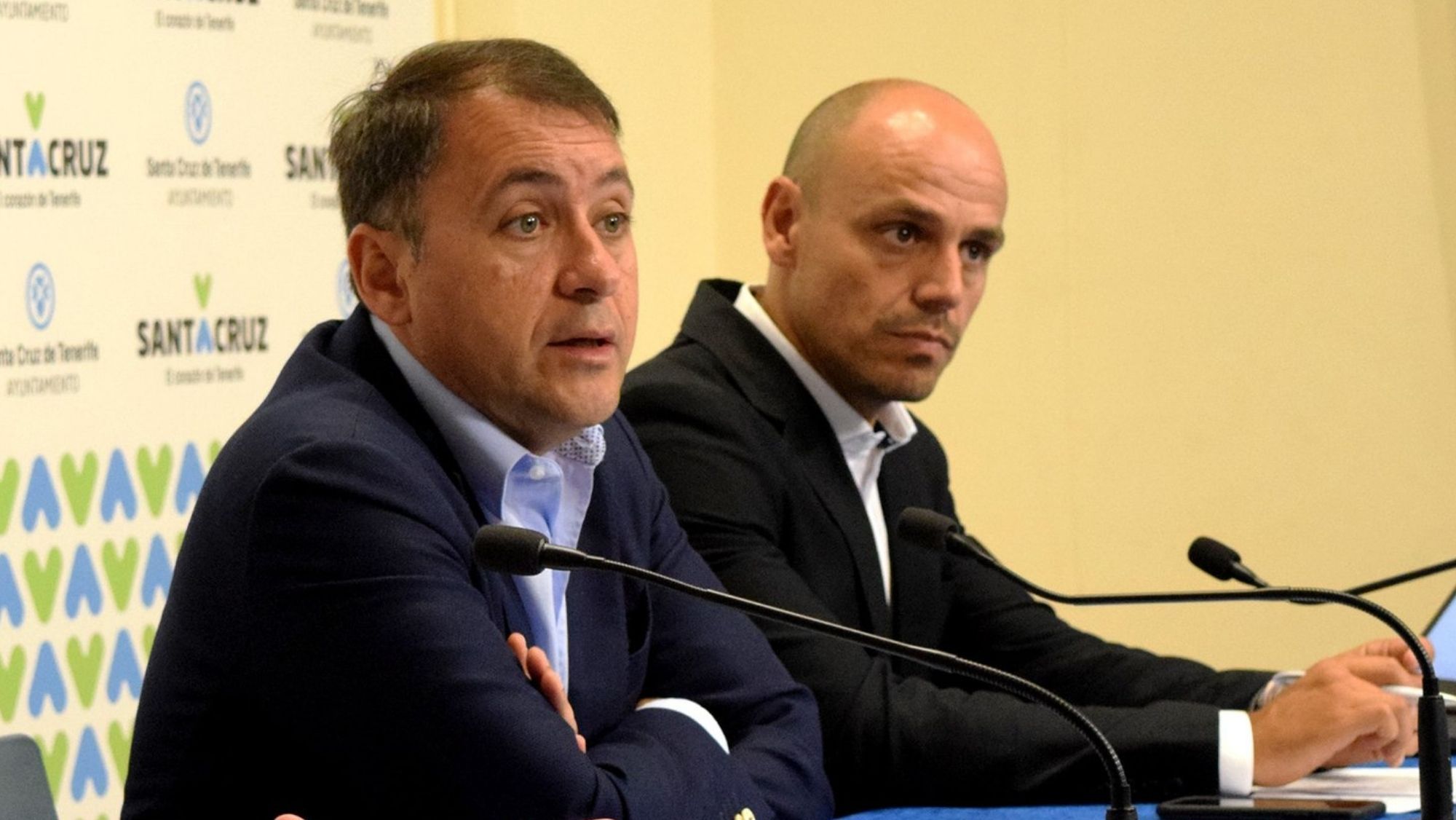 El alcalde de Santa Cruz de Tenerife, José Manuel Bermúdez y el concejal de Fiestas, Alfonso Cabello, en rueda de prensa. / Coalición Canaria archivo