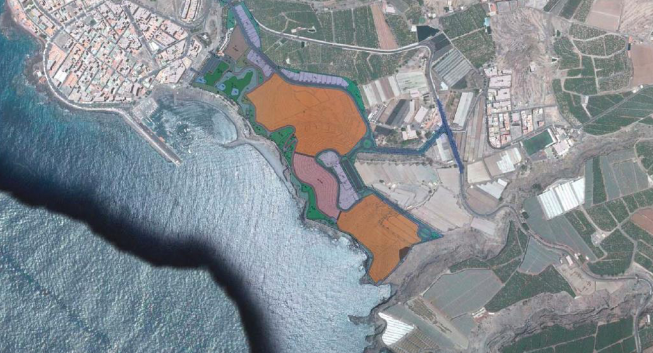 Vista aérea de los terrenos donde Los Menceyes proyecta su complejo./ Grupo Los Menceyes