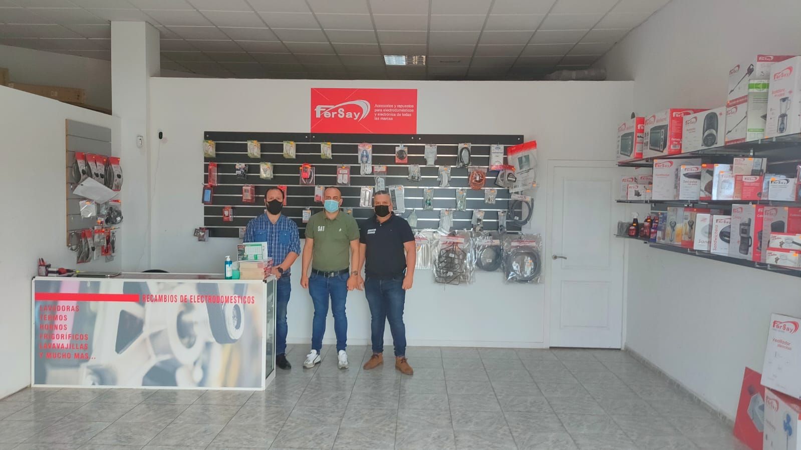 Una de las franquicias en su inauguración en Tenerife. / www.fersay.com 