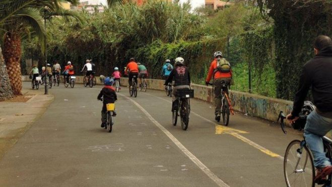 Un grupo de personas montan en bici. / Imagen de la red Un grupo de personas montan en bici. / Imagen de la red