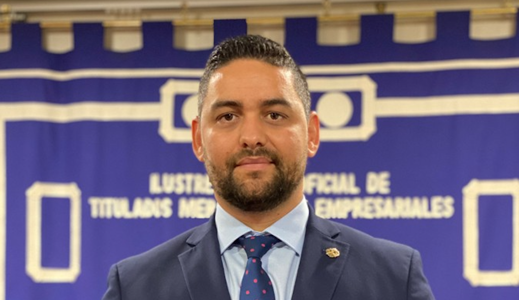 Samuel Cruz, decano del Colegio Oficial de Titulados Mercantiles y Empresariales de Santa Cruz, habla sobre el REF./ Cotime