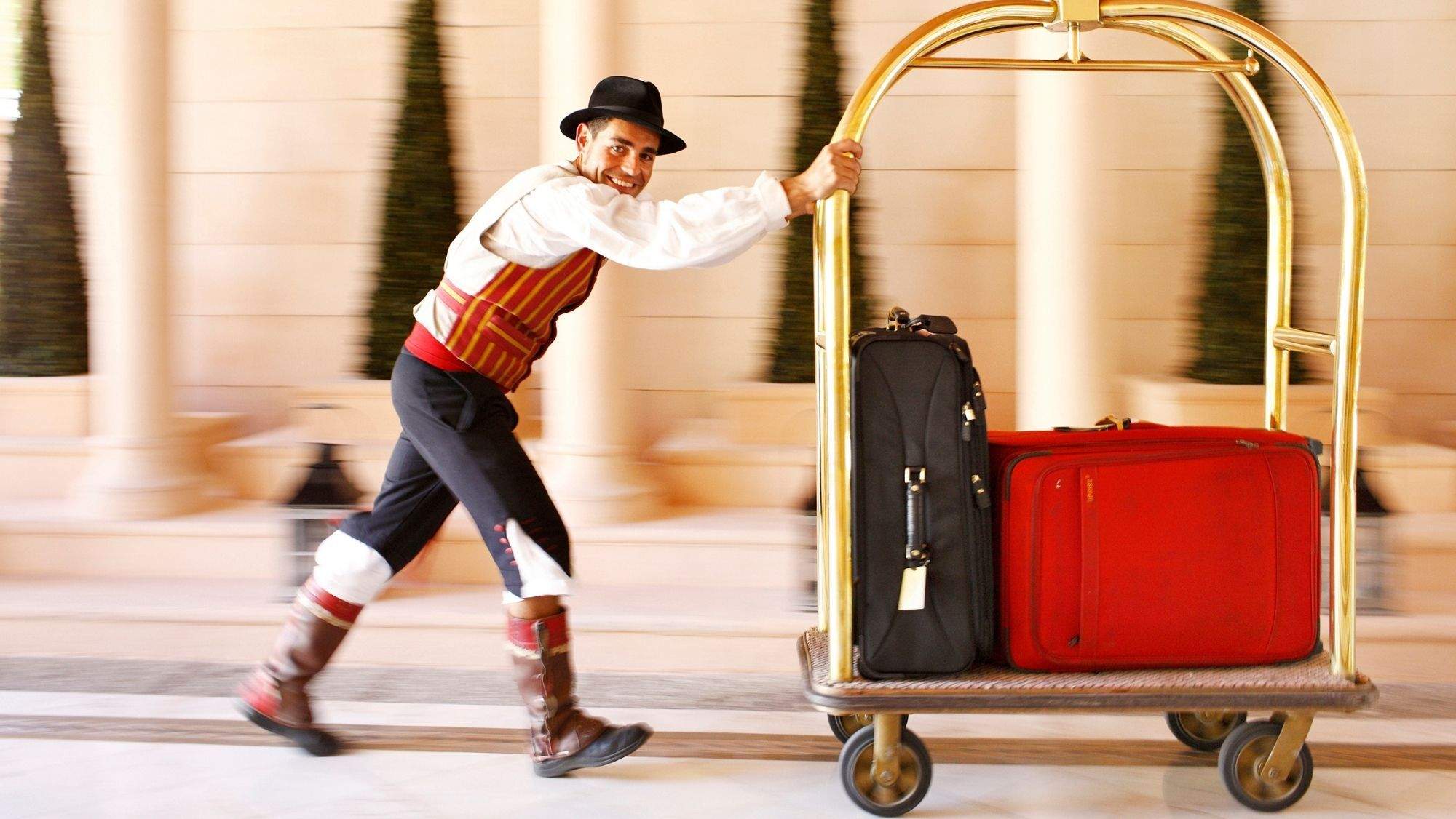 Empleado de hotel (Tenerife, Canarias)./ Bahía del Duque Empleado de hotel (Tenerife, Canarias)./ Bahía del Duque