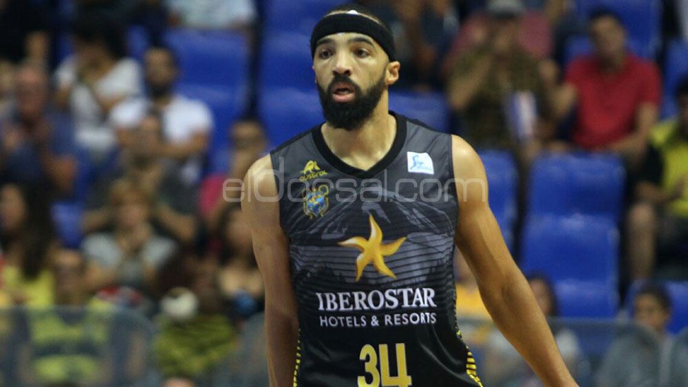 davin-white-iberostar-tenerife-ante-el-betis