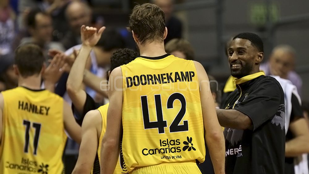 Tawan Piñero felicita a Doornekamp