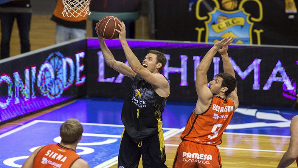 Hanley ante el Valencia