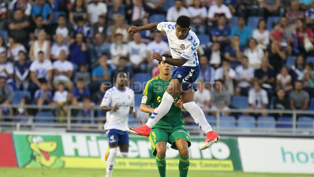 Lozano ante el Cádiz