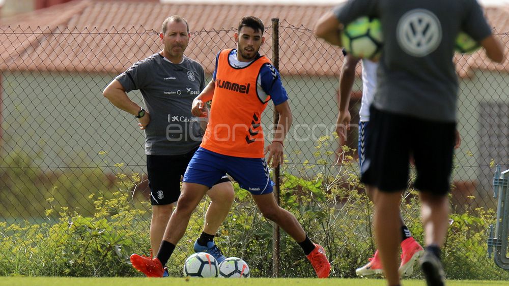 NADJIB CD Tenerife entrenamiento