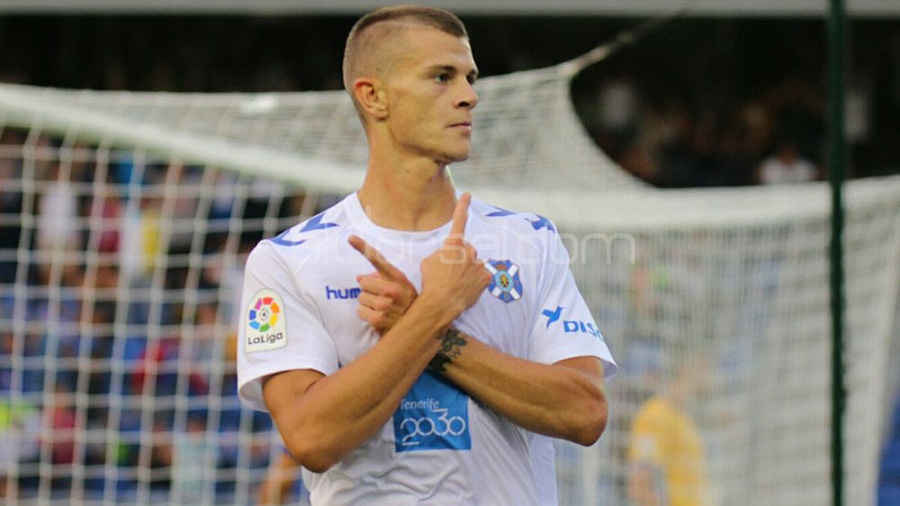 Longo celebra ante el Alcorcón