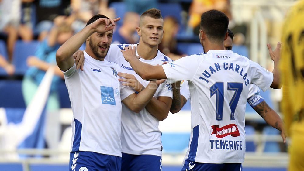 Malbasic y Longo , autores de los tantos locales