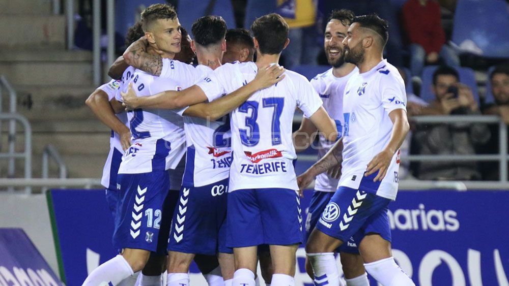 Celebración de gol ante el Oviedo