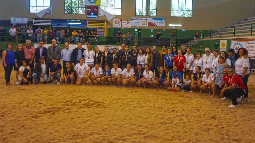 II Día internacional de la mujer lucha canaria