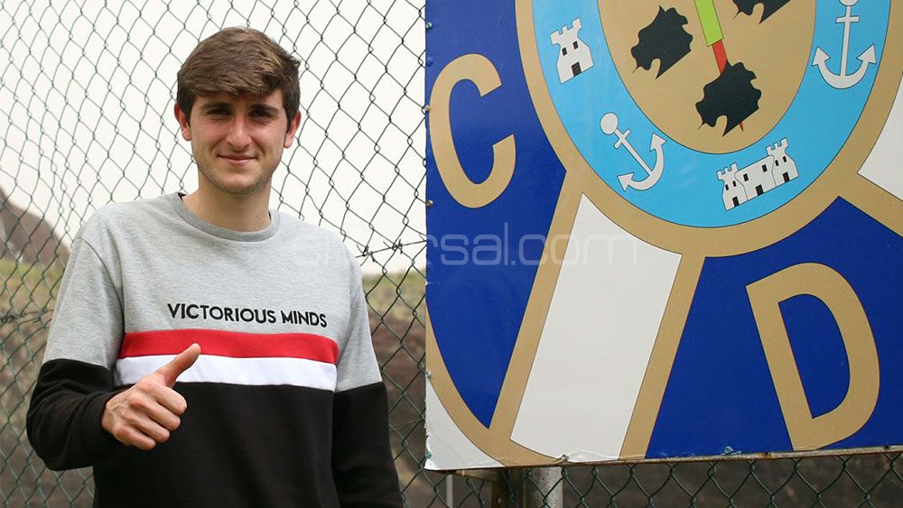 Mula posa para El Dorsal