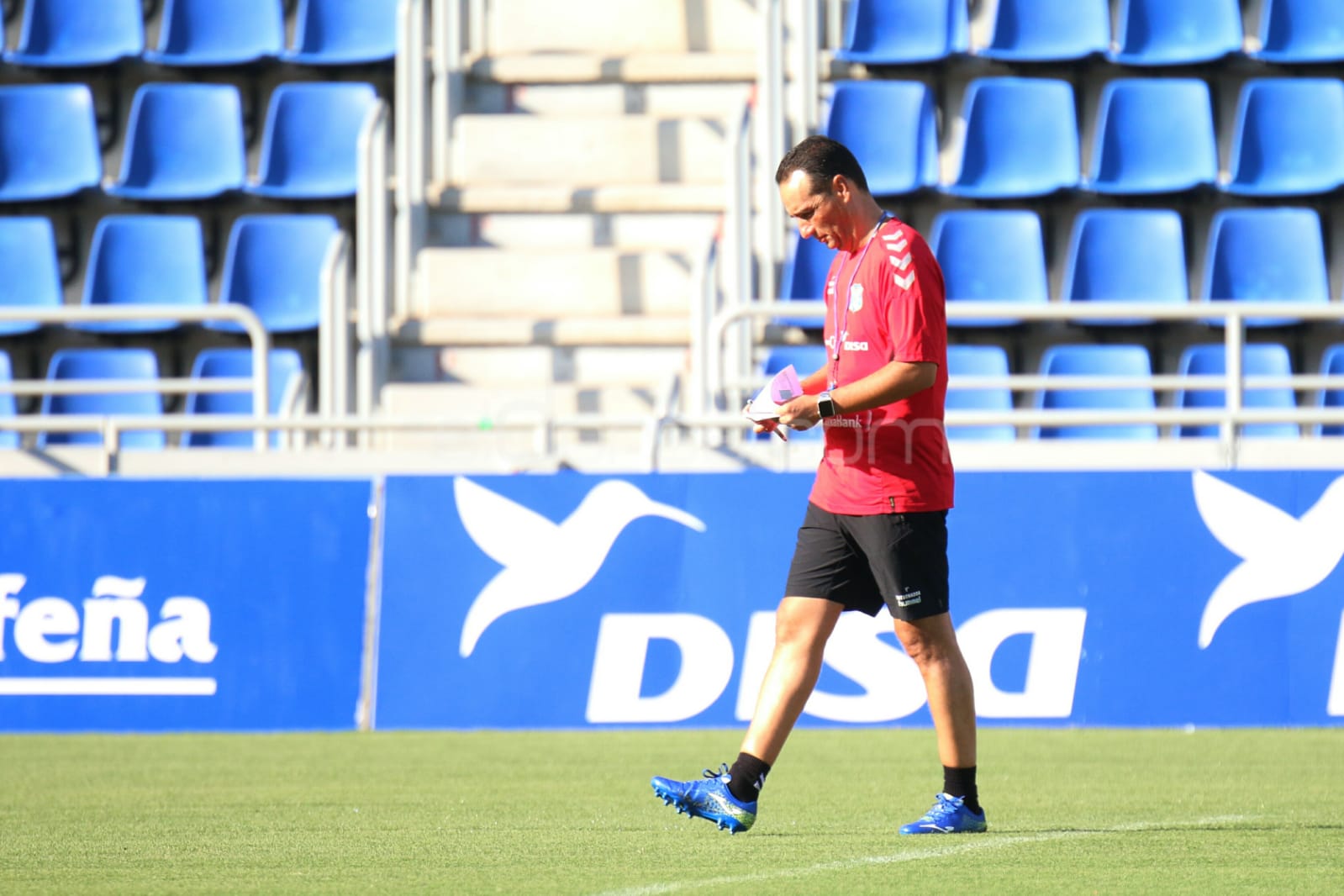 Oltra pensativo Heliodoro CD Tenerife