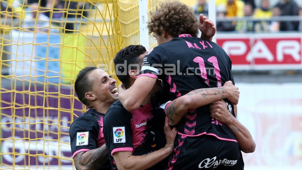 celebración gol derbi cd tenerife
