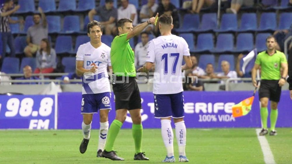 Figueroa Vázquez expulsa a Robert Mazán CD Tenerife