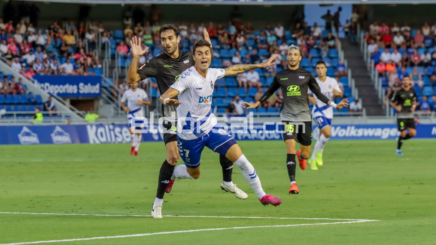 penalti a José Naranajo CD Tenerife | @jacfotografo