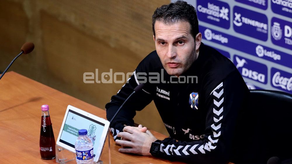 Rubén Baraja entrenador CD Tenerife sala prensa