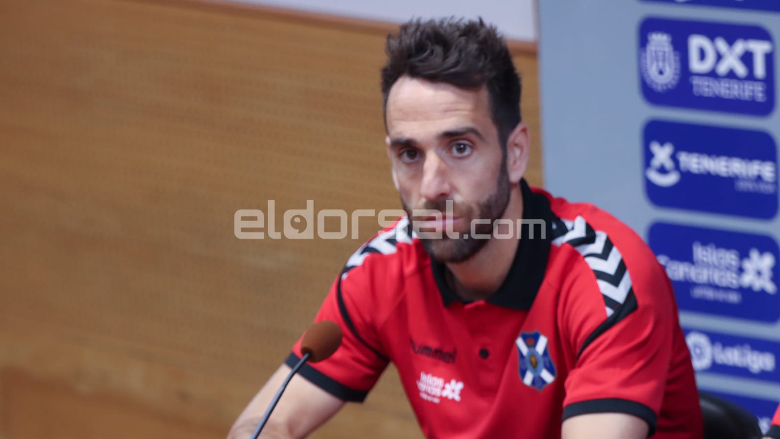 Carlos Ruiz, en rueda prensa. / @jacfotografo