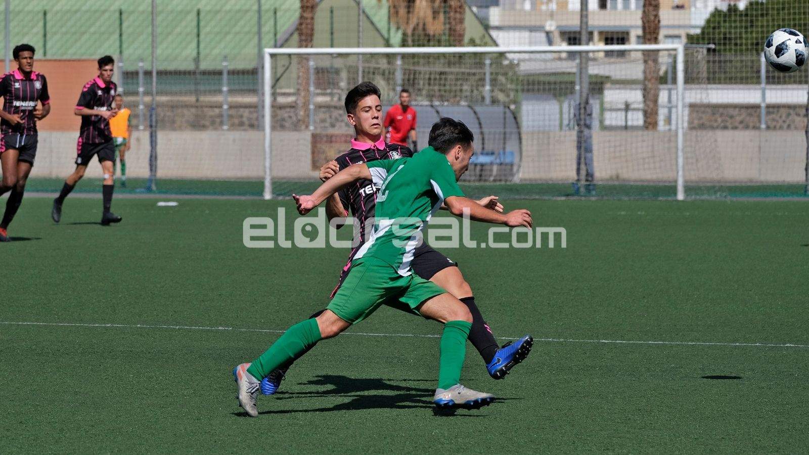 Una acción del encuetro entre CD Ofra y CD Tenerife | @jacfotografo
