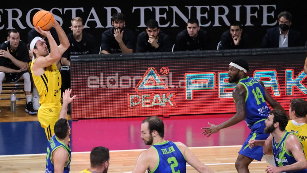 Spencer Butterfly Iberostar Tenerife ante Dinamo Sassari