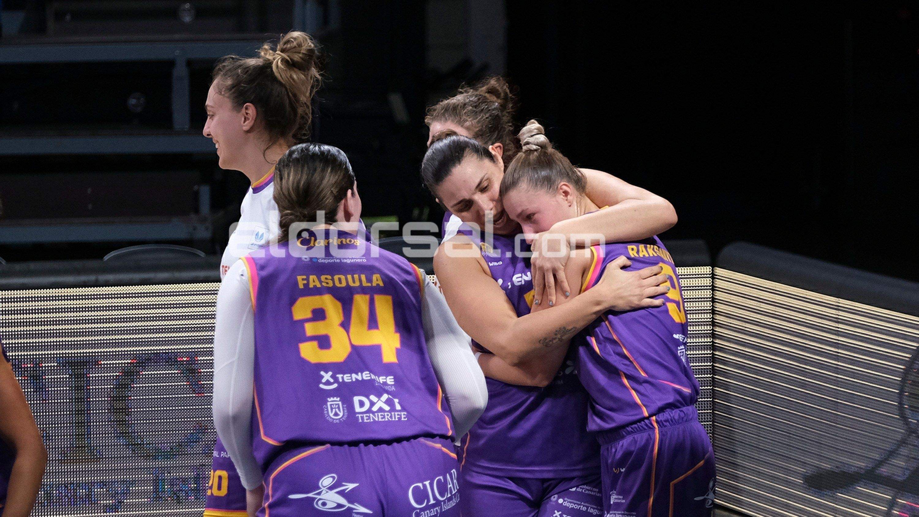 Alegría y emoción en las jugadoras del Ciudad de la Laguna Clarinos | @jacfotografo