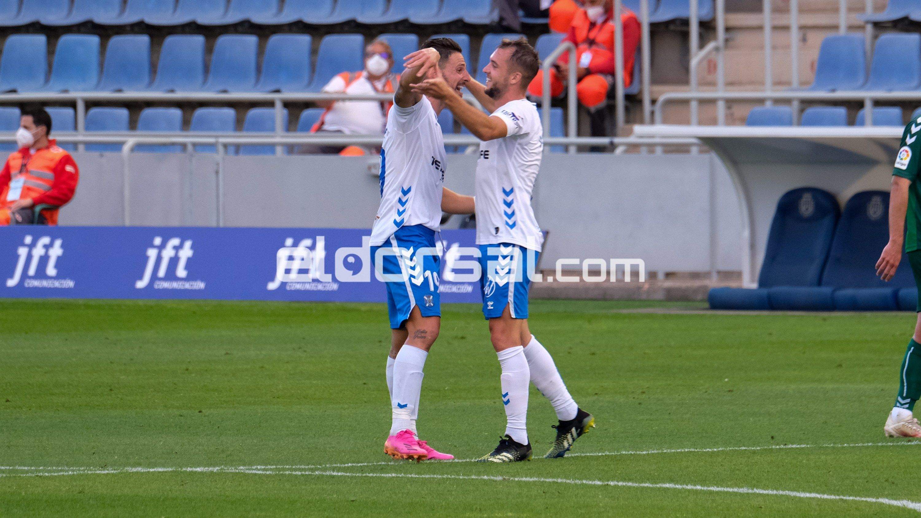 Fran Sol y Vada celebran el gol |@jacfotografo