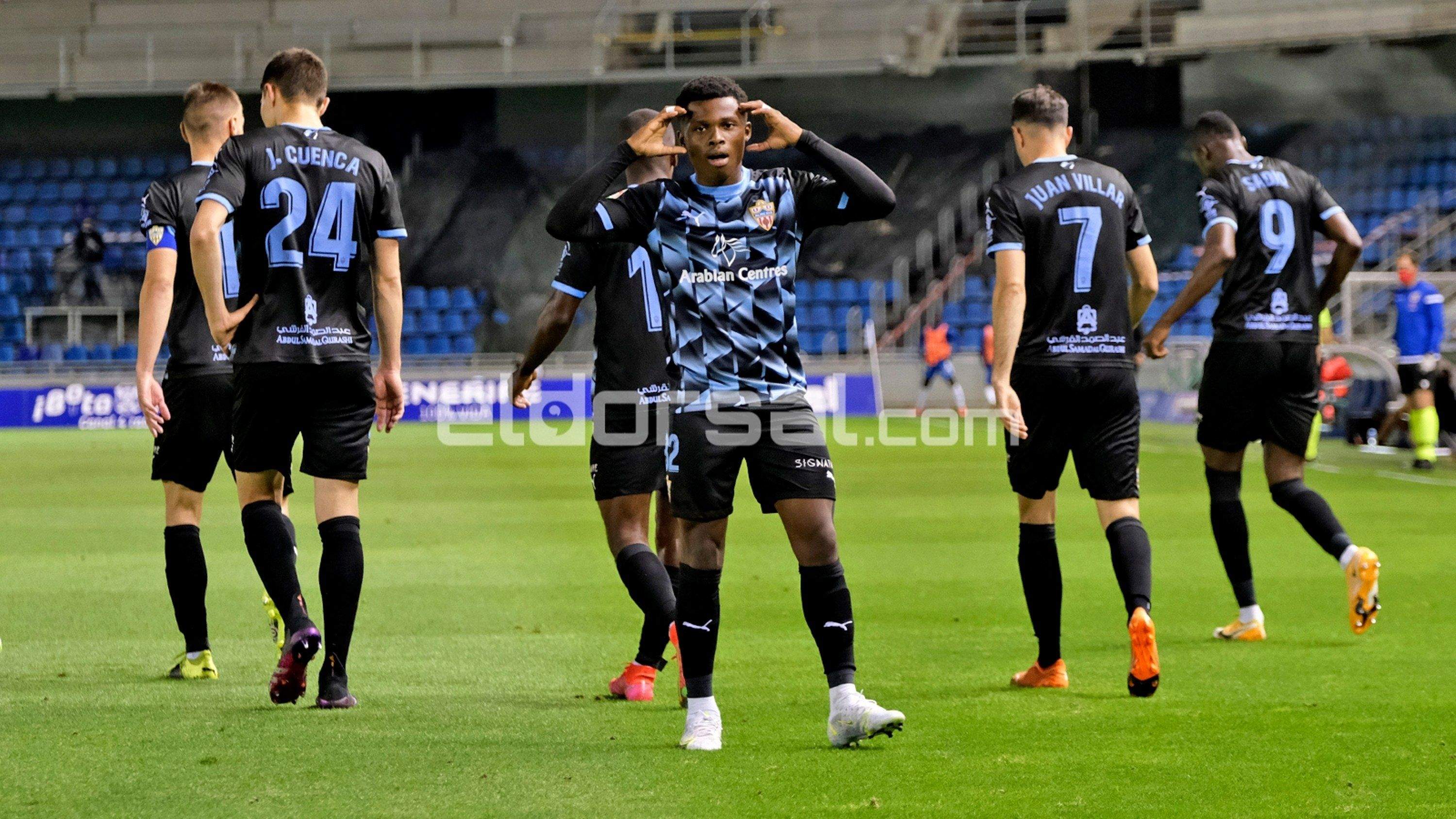 Ramazani celebra el gol de la UD Almería ante el CD Tenerife |@jacfotografo