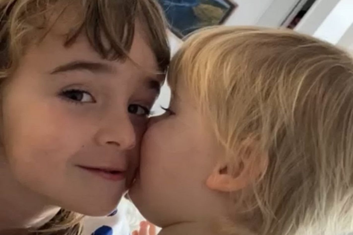 Las pequeñas Anna y Olivia. 