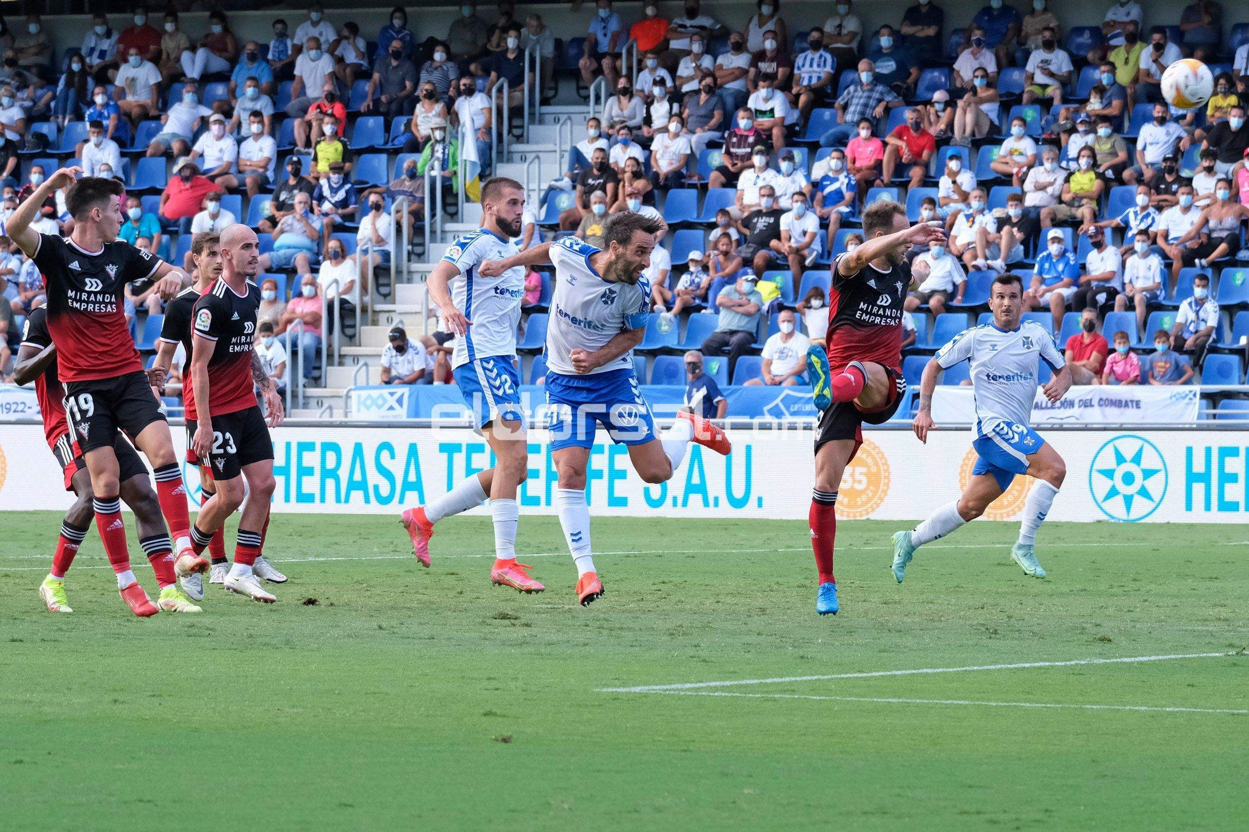 CD TENERIFE - CD MIRANDES CARLOS RUIZ REMATE CABEZA 1632149689810_wm_2532x1688